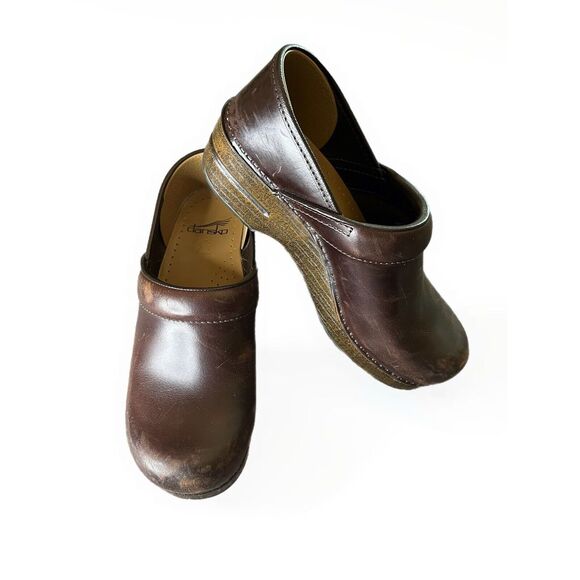 Dansko Shoes - Dansko Women’s Brown Leather Clogs Sz 38/7.5